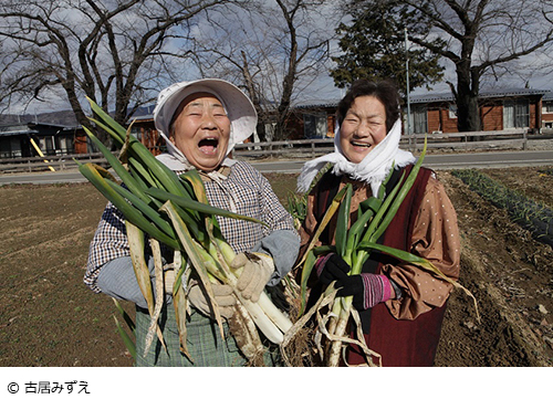 飯舘村の母ちゃんたち 土とともに